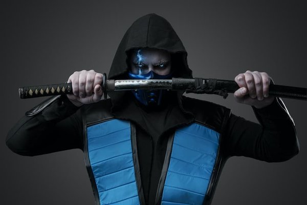 Comment les mangakas représentent-ils habituellement les katanas ?