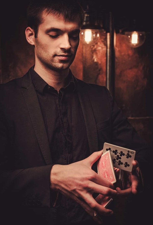 Le magicien lyonnais: comment le repérer?